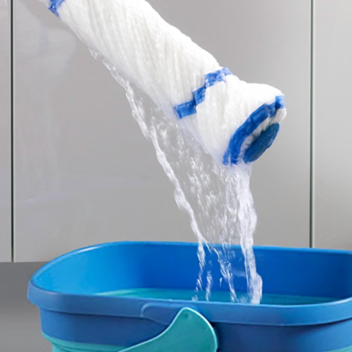MocioDryvone™ Pulisci. Strizzi. Ricominci. Senza sporcarti le mani.